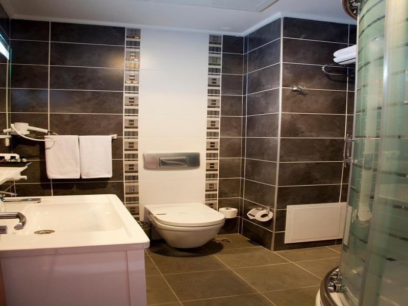 Duzce Gosterisli Otel מראה חיצוני תמונה