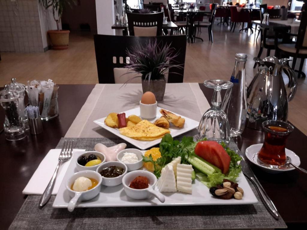 Duzce Gosterisli Otel מראה חיצוני תמונה