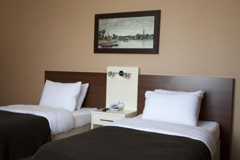 Duzce Gosterisli Otel מראה חיצוני תמונה